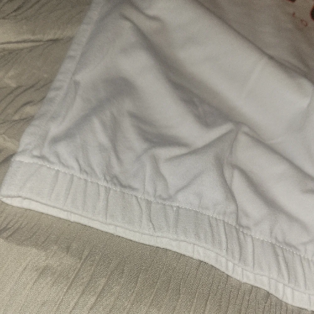 GUESS Kids White Tee with Red Logo - Picture 3 of 3